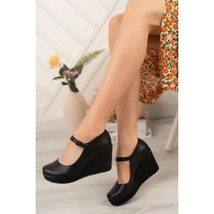 Dolgu Taban Bilekten Tokalı Siyah Irm Cilt  Ayakkabı