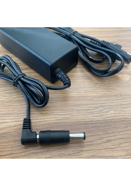 12 Volt 5 Amper LCD LED Tv Lg Aoc Acer Compaq Sampo Vıewsonıc Hıtachı Mitsubishi Princeton Tüm Markalara Uyumlu Monitör Adaptörü Extra 6.4mm 4.4mm Jak Aparatlı
