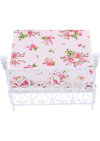1:12 Ölçekli Dollhouse Minyatürler Metal Avrupa Retro Çift Yatak Odası (Yurt Dışından) modelleri