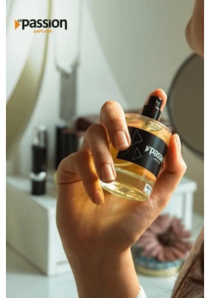 La Nuit De L'homme Erkek Parfümü - Özel Kutulu Etkili ve Uzun Süre Kalıcı 55 ml