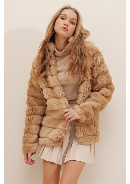 Kadın Camel Şık Peluş Suni Kürk Ceket HZL23W-DSB110061