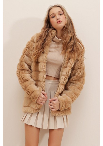 Kadın Camel Şık Peluş Suni Kürk Ceket HZL23W-DSB110061 fiyatları