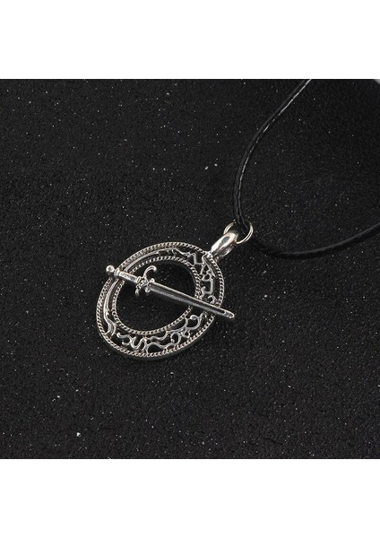 Dark Souls 3 Blade Of The Dark Moon Sözleşme Kılıç Deri Halat Oyunu Kolye (Yurt Dışından) indirimleri