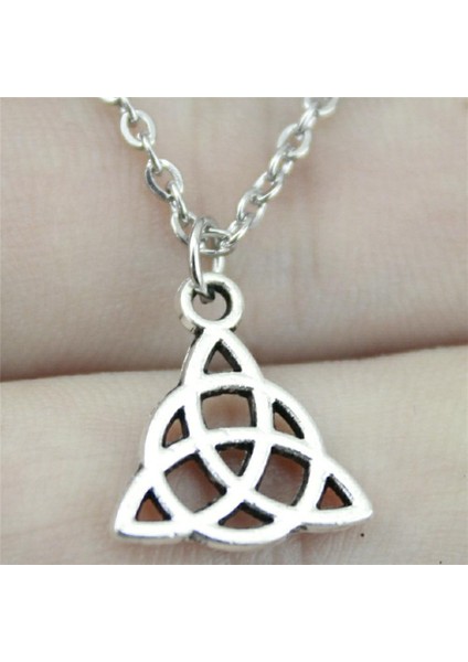 Wyısywg 1 Adet Metal Zincir Vintage El Yapımı Triquetra Sembolü 16X14MM Kolye (Yurt Dışından) fırsatları