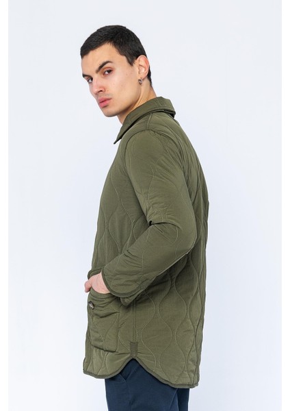 Erkek Regular Fit Düğmeli Çok Cepli Kapitoneli Kışlık Mont modelleri