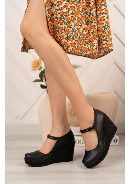 Dolgu Taban Bilekten Tokalı Siyah Irm Cilt Ayakkabı modelleri