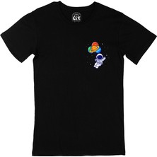 Cix Cix Gezegen Balonlu Astronot Cep Logo Tasarımlı Siyah Tişört