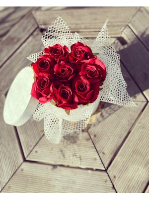 Z&B Flowers Sevgiliye hediye Yuvarlak Silindir Kutuda Çiçek  Sevgiliye Hediye Doğum Günü Sürpriz Hediye