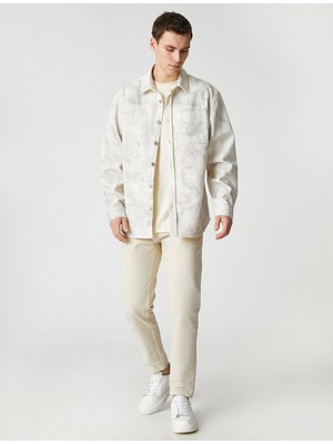 Koton Kanvas Gömlek Soyut Baskılı Cep Detaylı Klasik Yaka Düğmeli