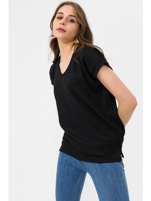 Şimal Kadın V Yaka Yan Yırtmaç Detaylı Bluz