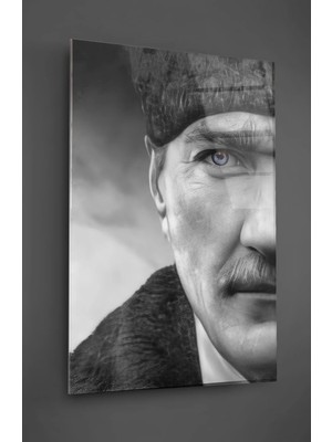 Taulart Atatürk Yarı Portre Siyah Beyaz Cam Tablo