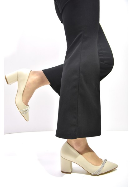 Topuklu Taş Detaylı Kadın Ayakkabı Ten fırsatları