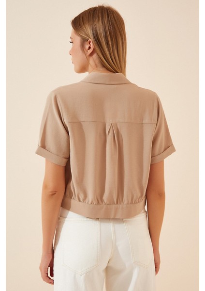 Kadın Bej Cepli Düğmeli Kısa Kollu Yazlık Crop Gömlek Ceket HZL22S-BD106631 modelleri