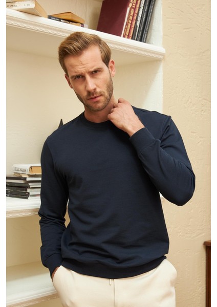 Erkek Basic Bisiklet Yaka Rahat Kalıp Düz Sweatshirt Lacivert fiyatları