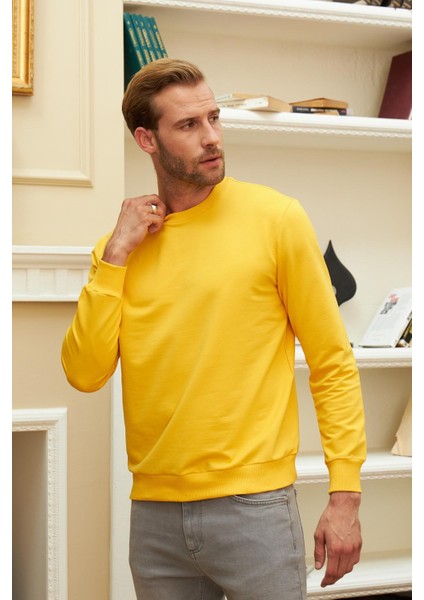 Erkek Basic Bisiklet Yaka Rahat Kalıp Düz Sweatshirt Sarı