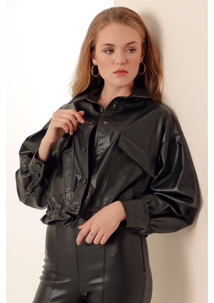 Kadın Siyah Düz Desenli Crop Suni Deri Ceket – %100 Polyester, Şık ve Rahat Günlük Tasarım fırsatları