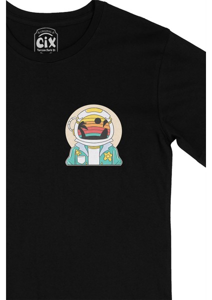 Astronot Uzayda Cep Logo Tasarımlı Siyah Tişört