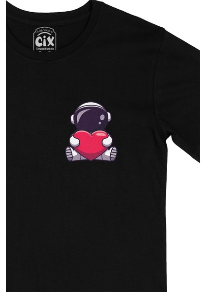 Cix Kalpli Astronot Cep Logo Tasarımlı Siyah Tişört
