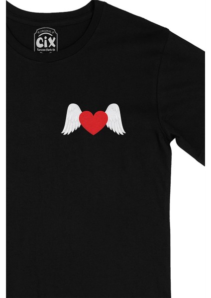 Cix Melek Kanatlı Kalp Cep Logo Tasarımlı Siyah Tişört fiyatları