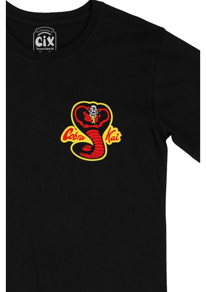 Cix Cobra Kai Cep Logo Tasarımlı Siyah Tişört