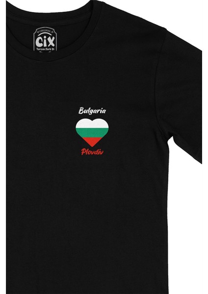 Plovdiv Bulgaristan Bayraklı Kalpli Cep Logo Tasarımlı Siyah Tişört
