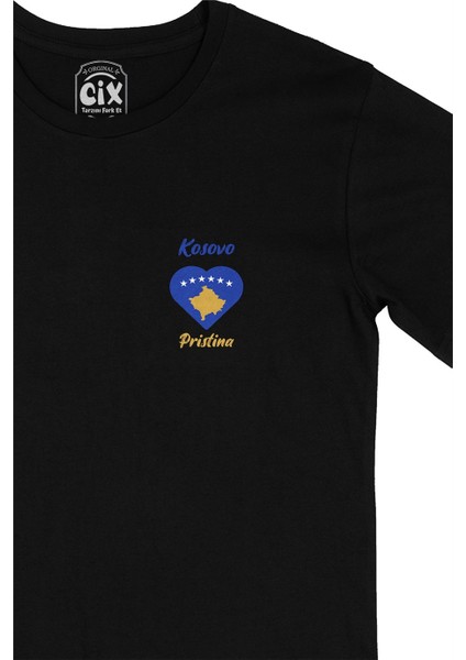 Piriştine Kosova Bayraklı Kalpli Cep Logo Tasarımlı Siyah Tişört
