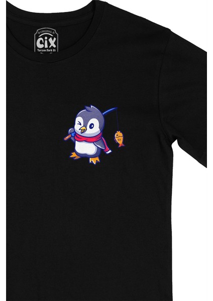 Cix Balıkçı Penguen Cep Logo Tasarımlı Siyah Tişört