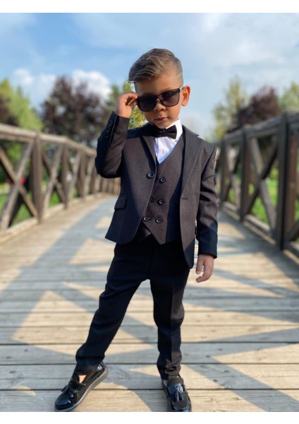 Siyah Beş Parça Erkek Çocuk Takım Elbise