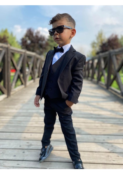 Siyah Beş Parça Erkek Çocuk Takım Elbise fiyatları