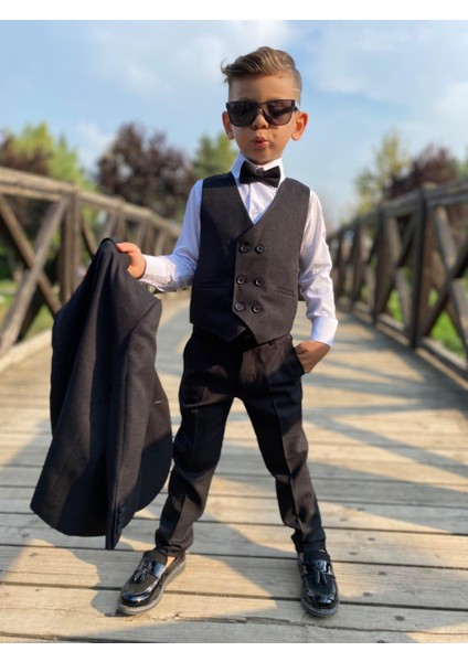 Siyah Beş Parça Erkek Çocuk Takım Elbise modelleri