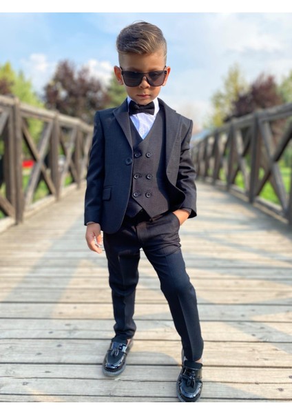 Siyah Beş Parça Erkek Çocuk Takım Elbise indirimleri