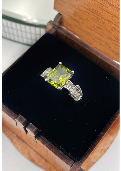 Baget Model Zirkon Taşlı 925 Ayar Şık Ahşap Hediye Kutulu Kadın Gümüş Yüzük modelleri