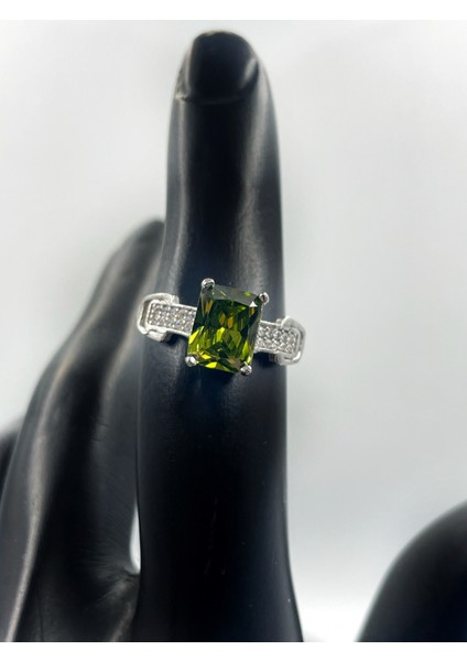 Baget Model Zirkon Taşlı 925 Ayar Şık Ahşap Hediye Kutulu Kadın Gümüş Yüzük fırsatları