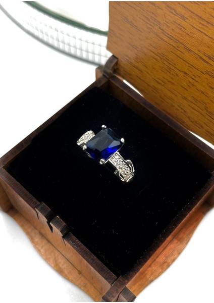 Baget Model Zirkon Taşlı 925 Ayar Şık Ahşap Hediye Kutulu Kadın Gümüş Yüzük modelleri