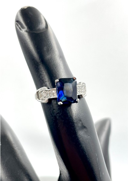 Baget Model Zirkon Taşlı 925 Ayar Şık Ahşap Hediye Kutulu Kadın Gümüş Yüzük fırsatları