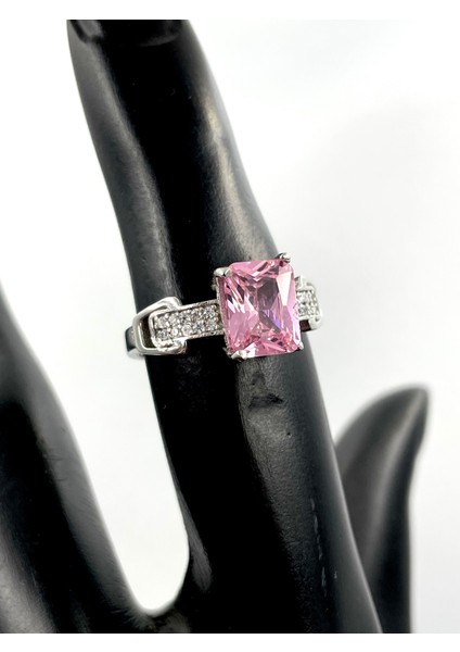 Baget Model Zirkon Taşlı 925 Ayar Şık Ahşap Hediye Kutulu Kadın Gümüş Yüzük modelleri