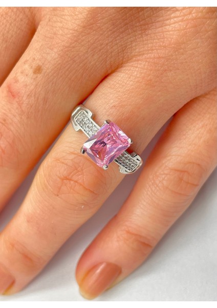 Baget Model Zirkon Taşlı 925 Ayar Şık Ahşap Hediye Kutulu Kadın Gümüş Yüzük indirimleri