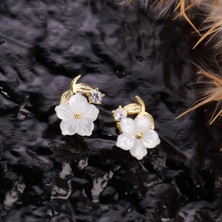 Byes 926 Ayar Gümüş Sedef Taşlı Manolya Küpesi