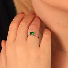 Byes 925 Ayar Gümüş Yeşil Taşlı Tektaş Yüzük