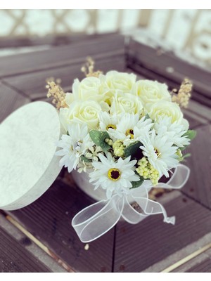 Z&B Flowers Sevgiliye hediye Gül ve Papatyalı Hediye Çiçek sevgililer Günü doğum Günü isteme Çiçeği silindir Kutu