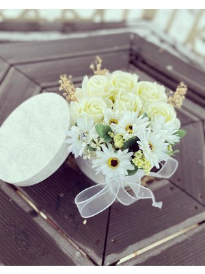 Z&B Flowers Sevgiliye hediye Gül ve Papatyalı Hediye Çiçek sevgililer Günü doğum Günü isteme Çiçeği silindir Kutu