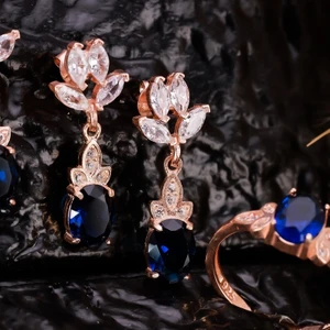 925 Ayar Gümüş Safir Taşlı Lotus Küpe