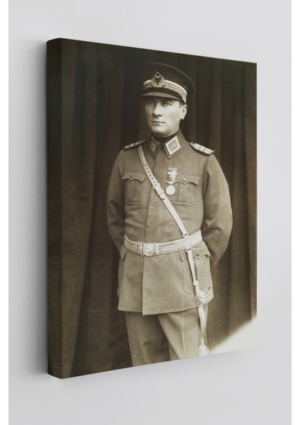 Atatürk Portre Tablosu Türkiye Cumhuriyeti Kurucusu Mustafa Kemal Atatürk Dekoratif Kanvas Tablo
