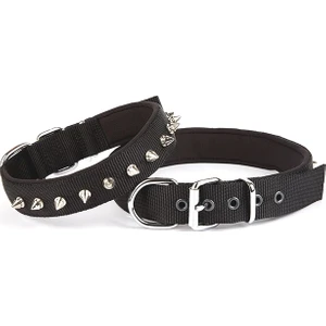 Konforlu Dokumadan El Yapımı Çivili Köpek Boyun Tasması