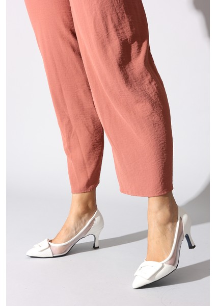 Plus Beyaz Çizgili Kadın Klasik Ayakkabı