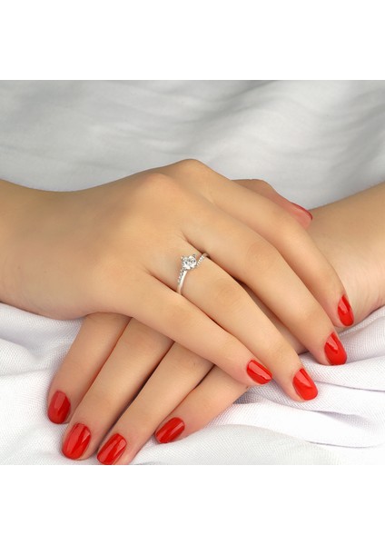0.50 Ct F Renk Pırlanta Yan Taşlı Tektaş Yüzük fiyatları