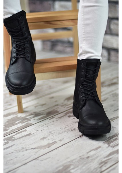Mat Siyah Erkek Bot