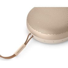 Bang & Olufsen Beosound A1 2. Nesil Su Geçirmez Taşınabilir Bluetooth Hoparlör Altın