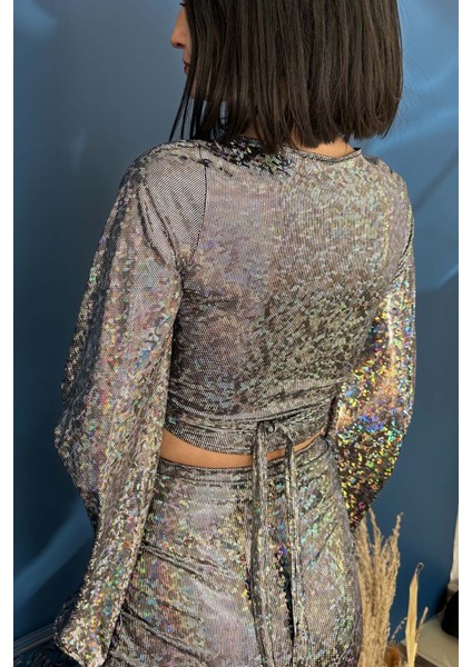 Hologram Yarasa Kollu Anvelop Crop Bluz
