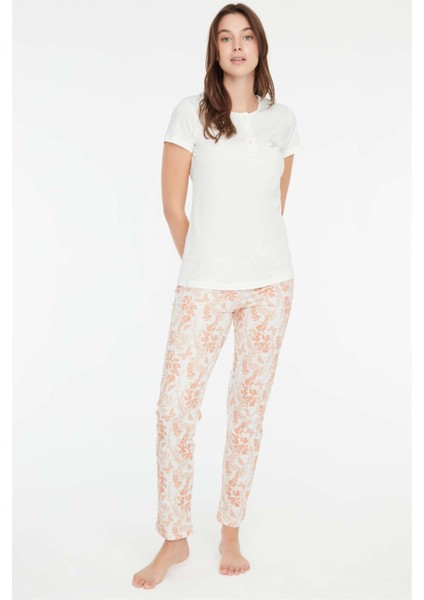 - Kadın Ekru Patlı Pijama Takımı 3854